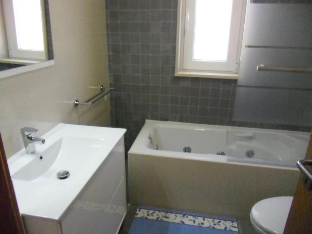 Casa Sao Bartolomeu - 5 Quartos Com Piscina المظهر الخارجي الصورة